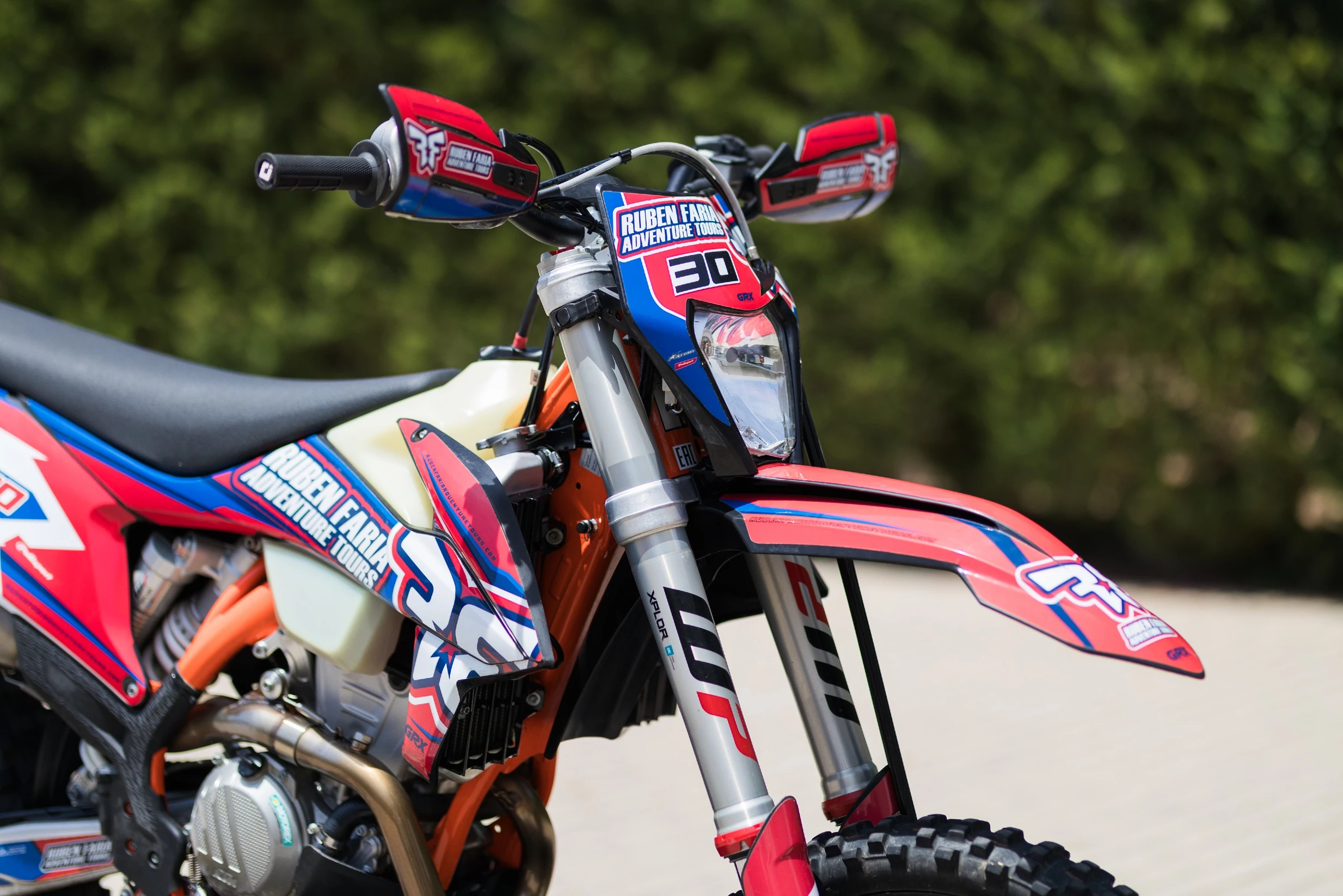 350 EXC-F 02 webp